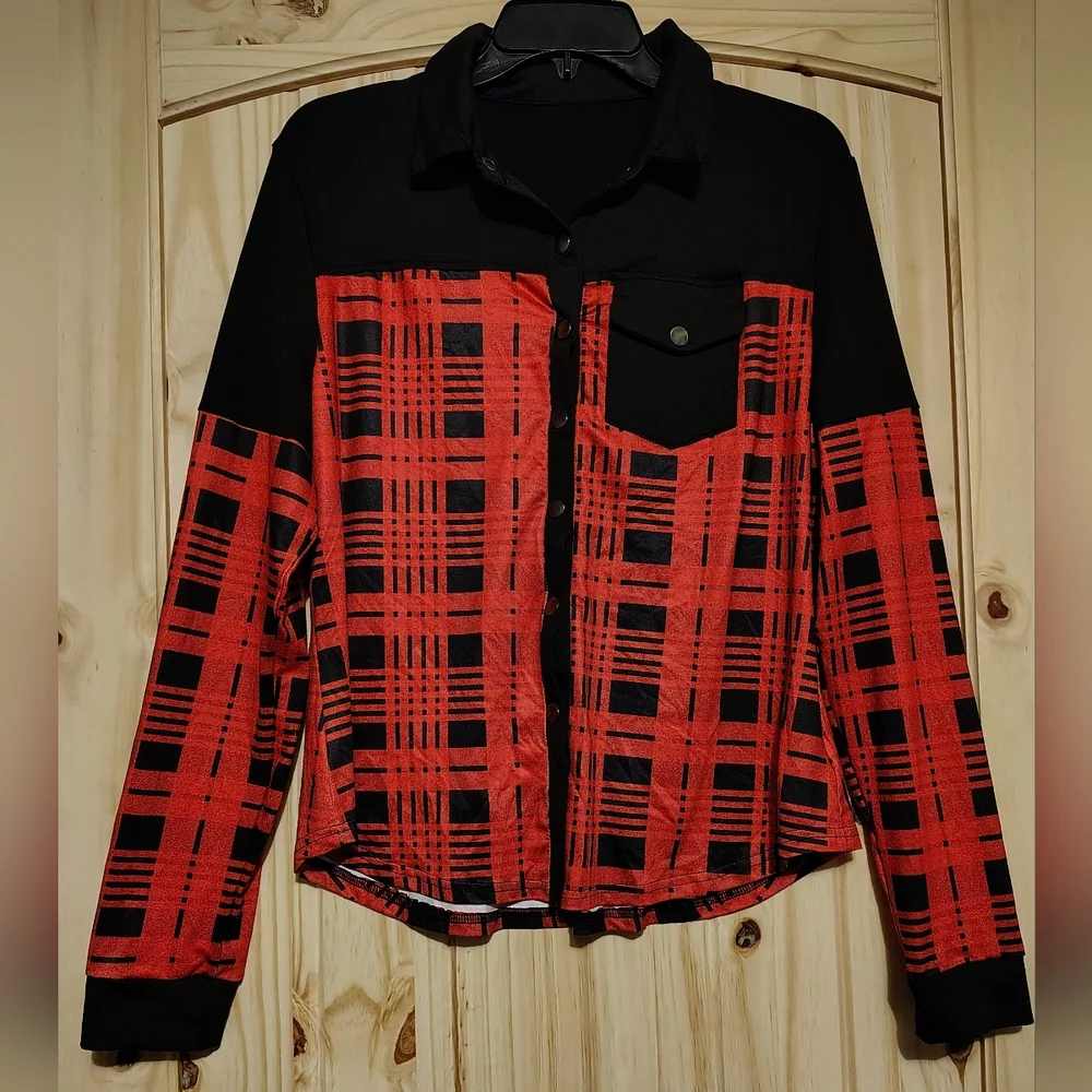 NWOT SHEIN Women's Red and Black Plaid Button-Up Shirt